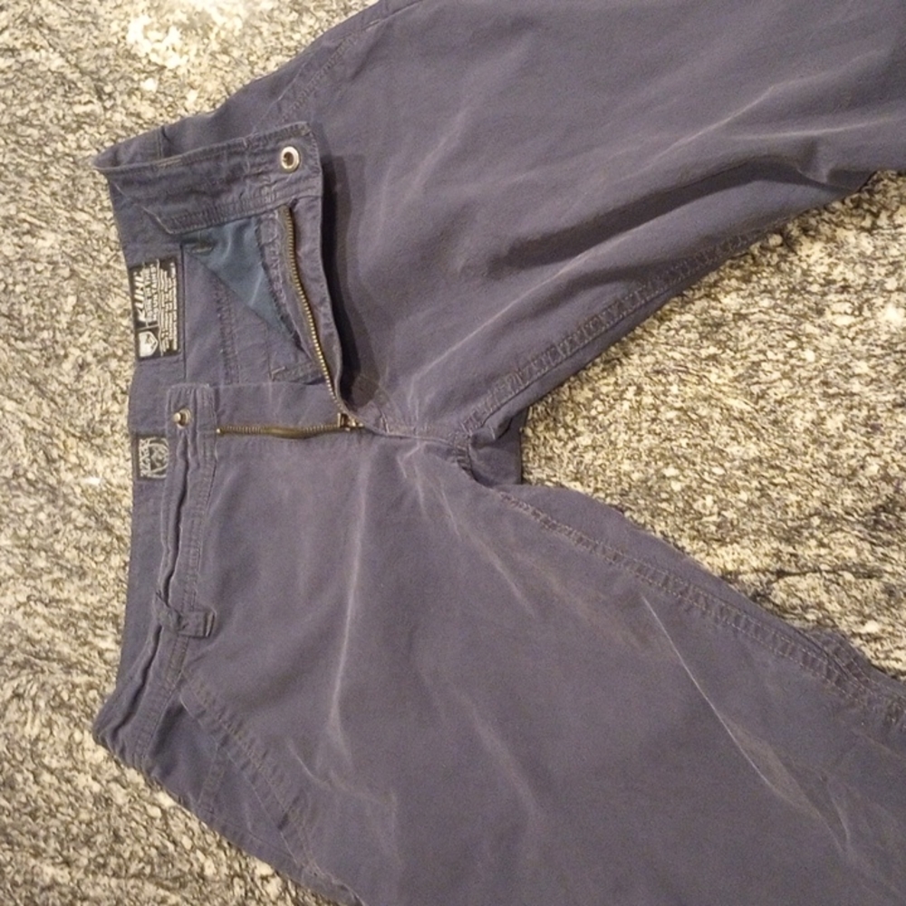 32 x 31 Kuhl gray Chino hiking active wear pants